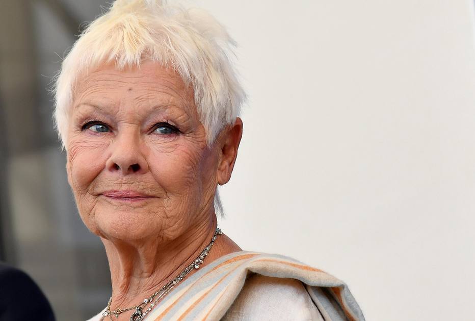 Quem são os artistas que já tomaram a vacina contra a covid-19 A atriz britânica Judi Dench, no Festival de Veneza 2017