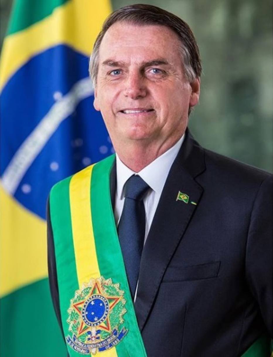 Bolsonaro divulga foto oficial com a faixa presidencial Política