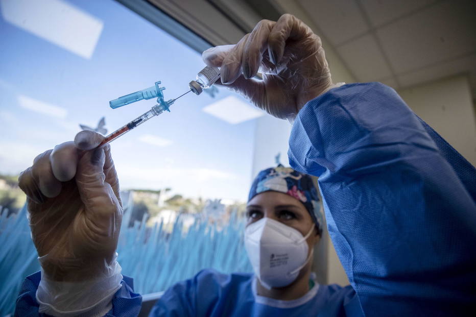 Clínicas particulares devem seguir plano de imunização do governo, diz Ministério da Saúde