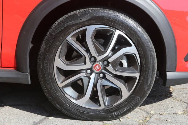 Fiat Argo HGT x VW Fox Pepper