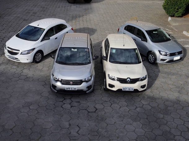 Onix, Gol, Mobi e Kwid fazem briga de populares