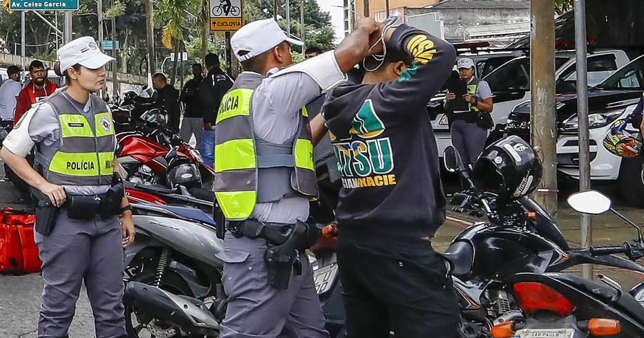 SP Dobra PMs Na Rua Contra Roubos; 'Bandido Que Levantar Arma Para ...