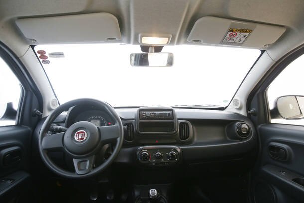 Onix, Gol, Mobi e Kwid fazem briga de populares