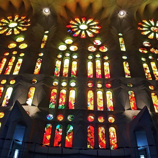 ctv-jfp-quatro-cantos-pelo-mundo---tour-com-udio-guia-pela-sagrada-famlia-em-barcelona---crdito-eder-rezende