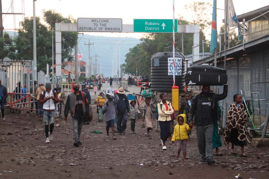 Vulcão entra em erupção e lança 'rio de lava' sobre cidade na República Democrática do Congo ctv-kdt-ruanda