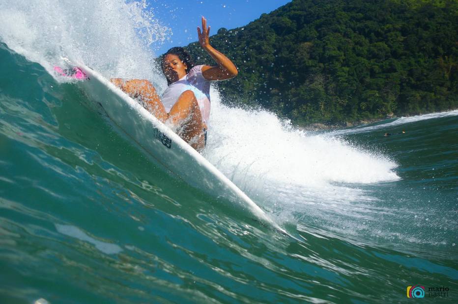 Surfista Rafaella Teixeira