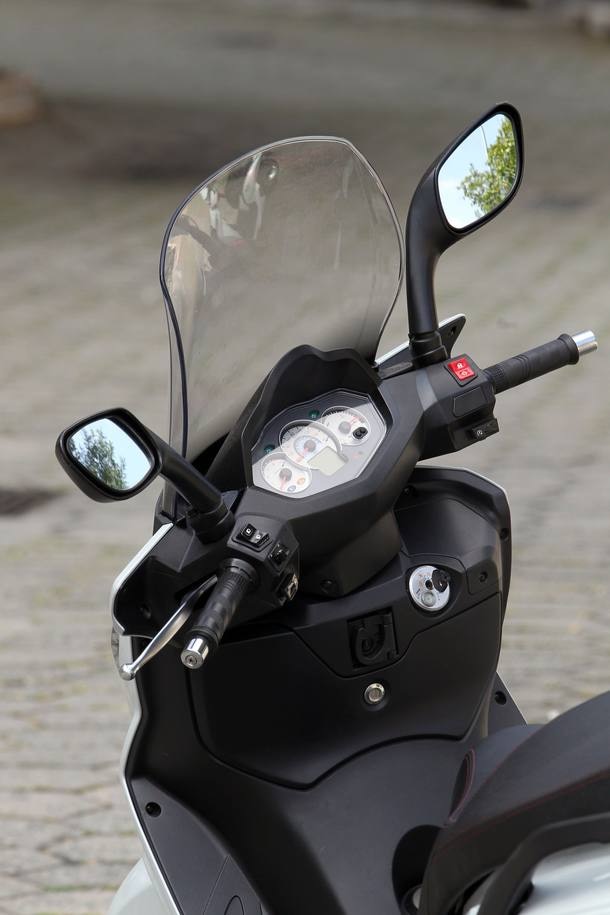 Honda SH300i desafia Dafra Citycom