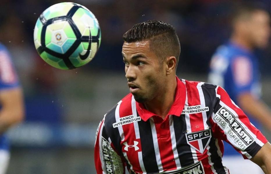 Morato corre risco de cirurgia e preocupa comissão do São Paulo