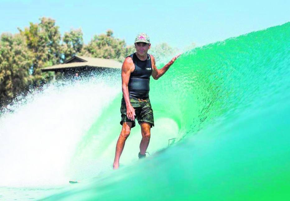 WSL e Kelly Slater testam piscina de ondas com surfistas da elite