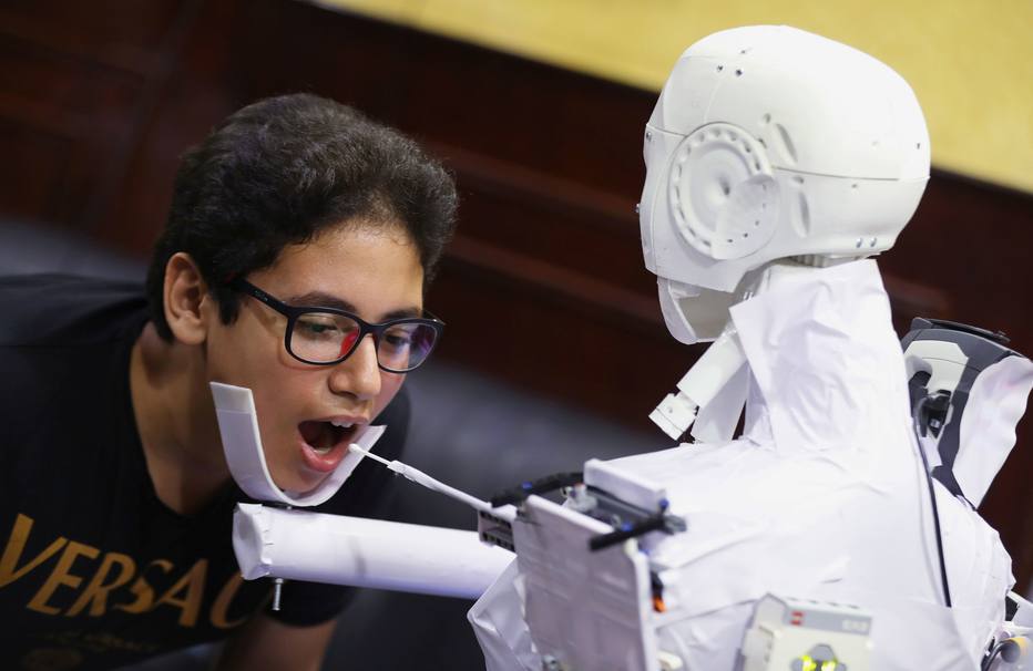 ctv-4to-2-foto-menor---the-remote-controlled-robot mohamed-abd-el-ghany-reuters