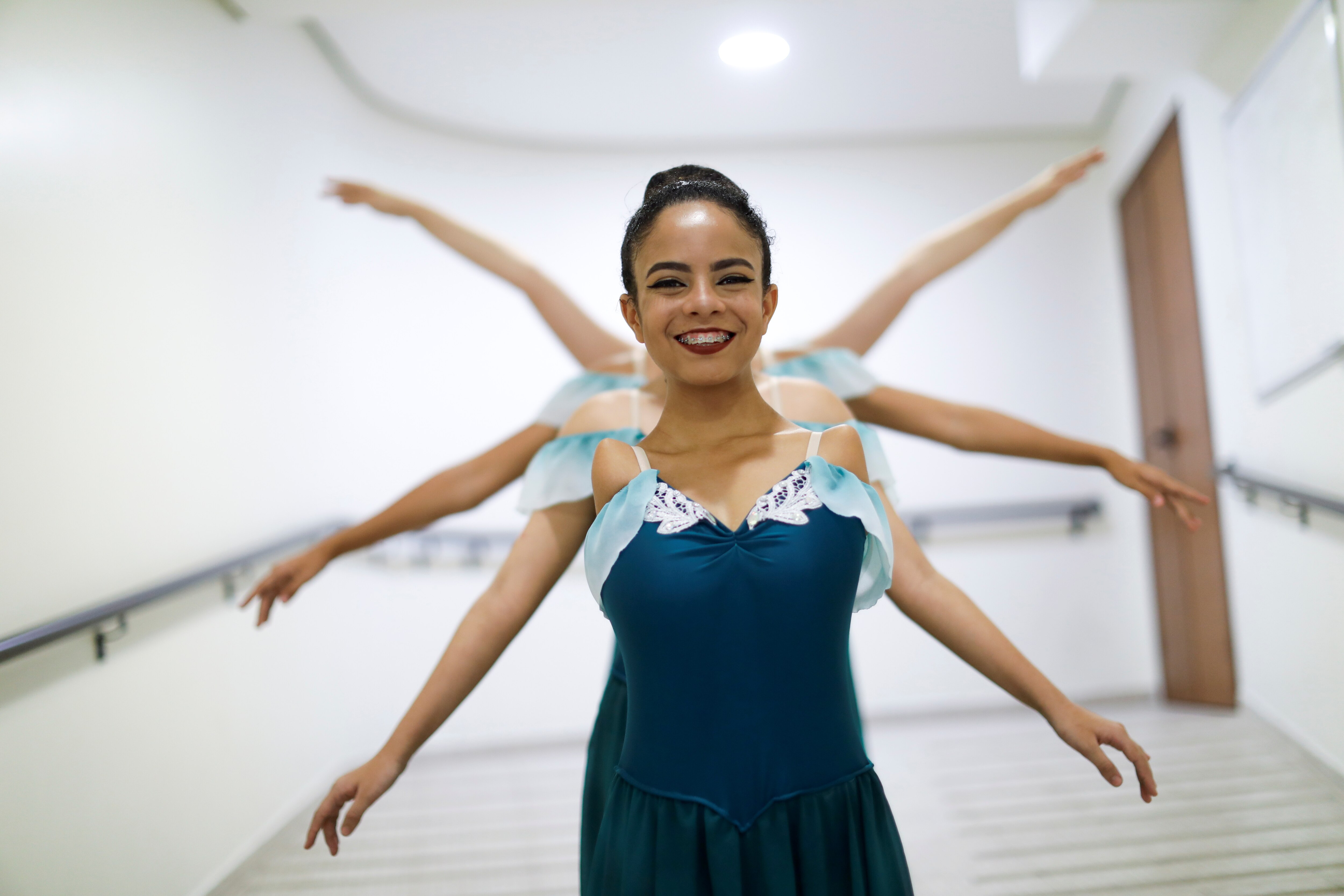 Bailarina Vitória Bueno - Cultura - Estadão