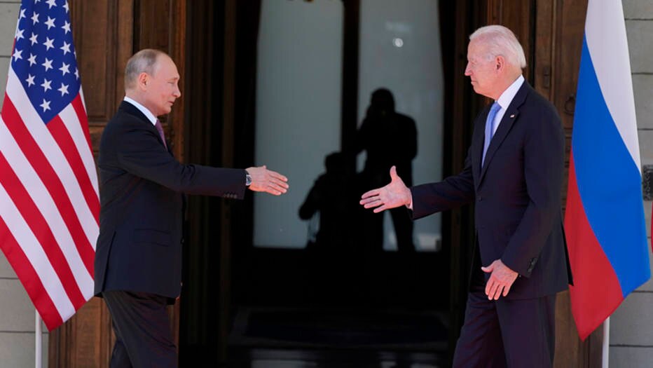 Como armas cibernéticas substituíram as nucleares na pauta das cúpulas  entre EUA e Rússia - Internacional - Estadão