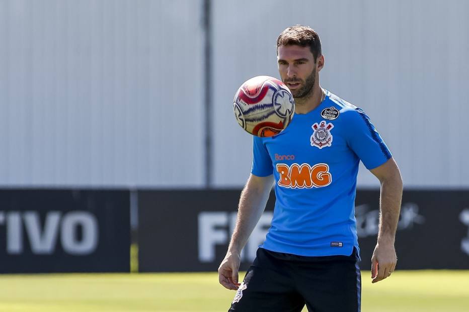 Com ataque desfalcado, Corinthians visita o Vila Nova em amistoso
