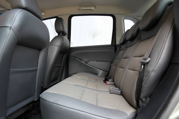 Chevrolet Spin Activ x Fiat Idea Adventure
