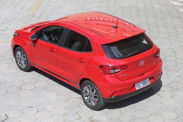 Comparativo: Fiat Argo Precision 1.8 X VW Polo Highline TSI