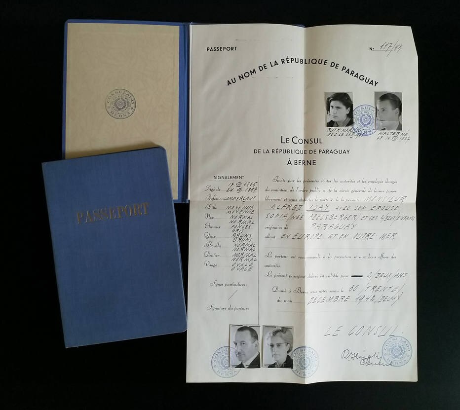 Passaporte do Paraguai usado por judeu polonês 