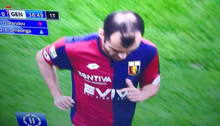 Veterano Goran Pandev vira piada na internet por cabelo 'obsceno