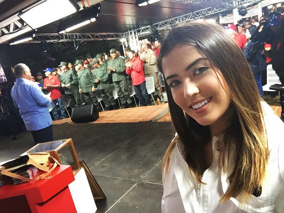 Daniella Cabello, socialite, ao lado do pai, Diosdado Cabello, um dos nomes mais fortes do chavismo 