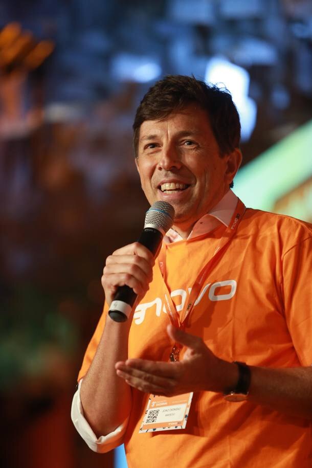 Amoedo, do Novo: "Bolsonaro nunca contribuiu pra nada"