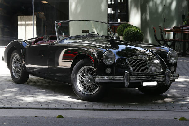 Carro do leitor - MG Model A 1958