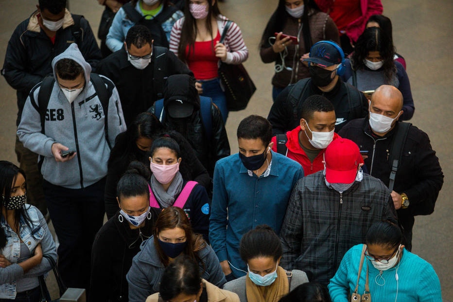 Cuidados para evitar covid-19 levaram à queda de outras doenças respiratórias no Brasil