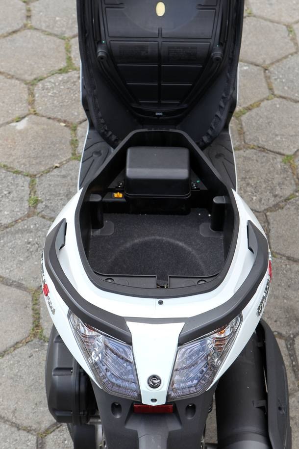 Honda SH300i desafia Dafra Citycom