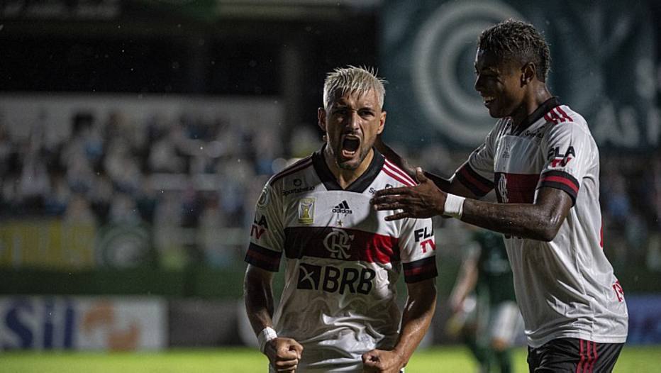 Arrascaeta exalta parceria que tem com Bruno Henrique e Gabigol no Flamengo