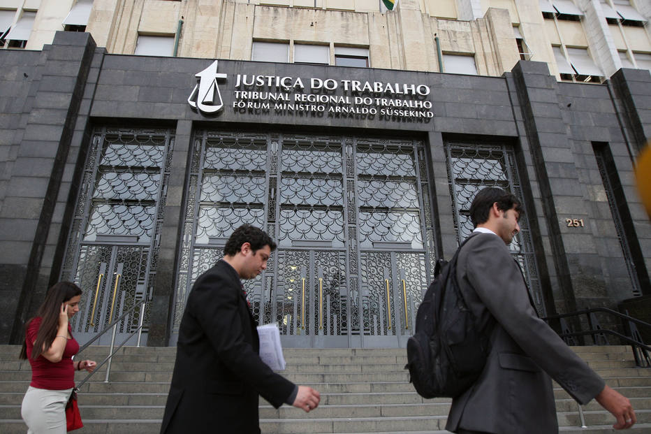ctv-zrq-fachada-do-tribunal