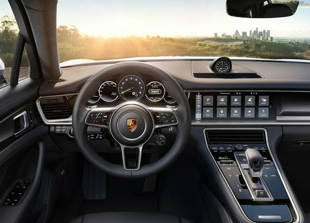 Porsche Panamera 4 E-Hybrid