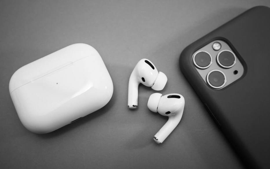 iphone air pod max