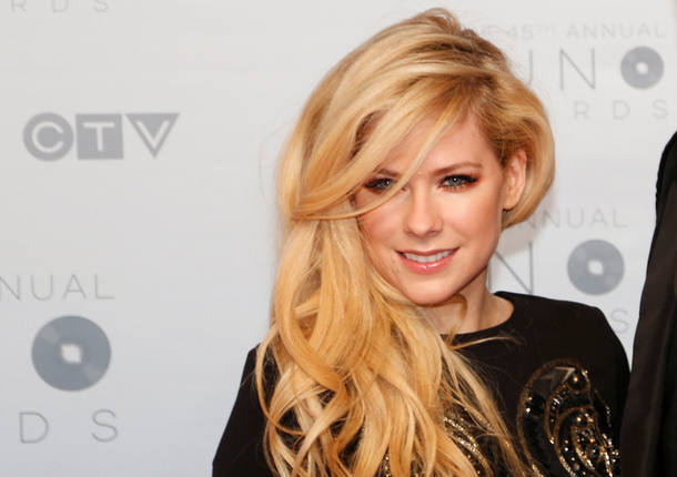 Resultado de imagem para cantor:   Avril Lavigne