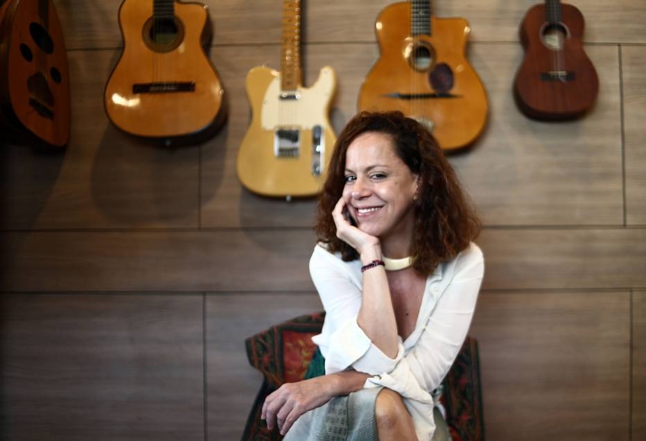 Bebel Gilberto vai cantar 'Creep', do Radiohead, em seu novo show ...