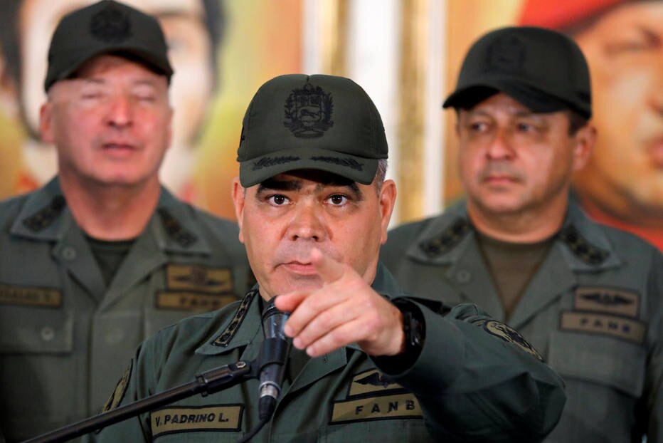 O ministro da Defesa da Venezuela, Vladimir Padrino Lopez, em uma conferência de imprensa em Caracas