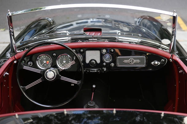 Carro do leitor - MG Model A 1958