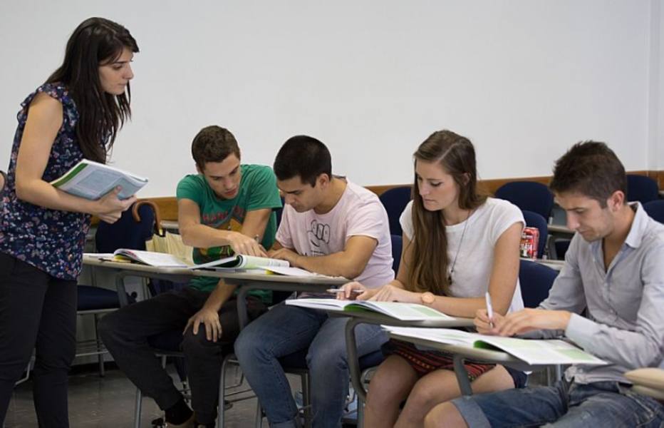 CiÃªncia Sem Fronteiras suspende bolsa de 25 alunos