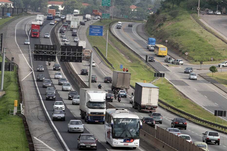Acidente interdita a Rodovia Anhanguera São