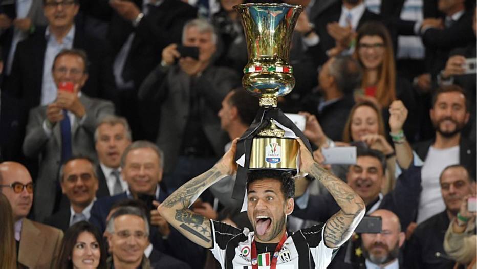 Daniel Alves tem mais títulos do que todos os clubes da Série A desde 2001 Esportes Estadão Daniel Alves tem mais títulos do que todos os clubes da Série A desde 2001 Esportes Estadão