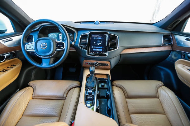 Audi Q7 TDI x Volvo XC90 D5