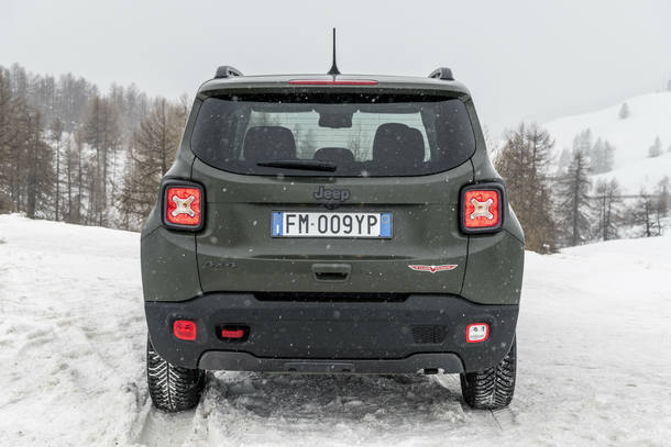 Jeep Renegade reestilizado na Europa