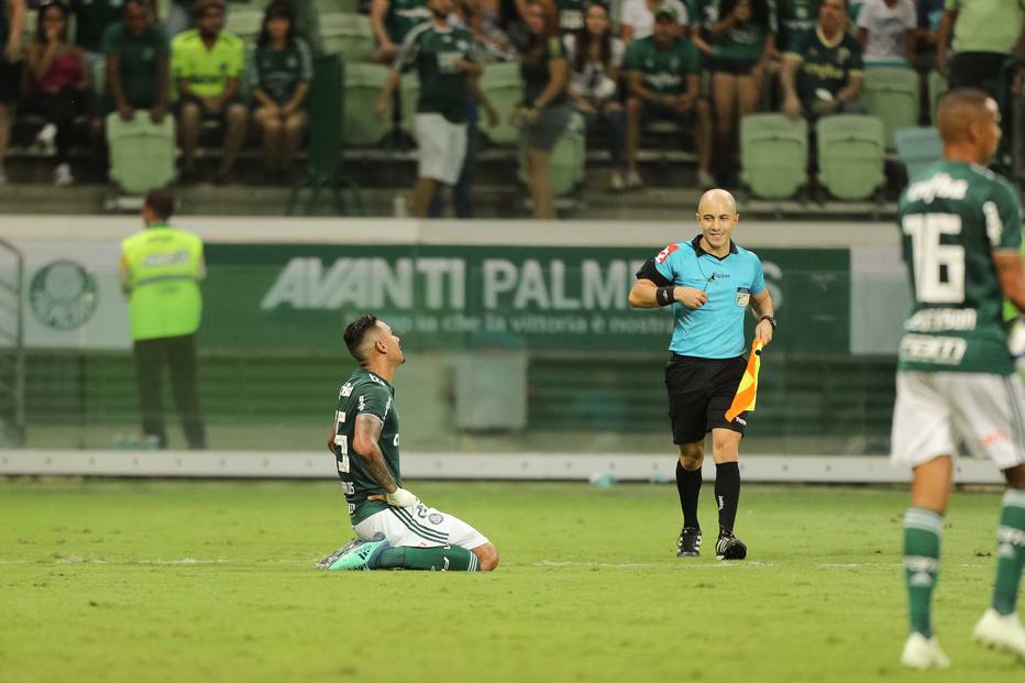 Erros de arbitragem irritam equipes após três rodadas do Brasileiro