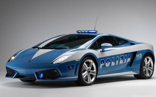 Carros de polícia ao redor do mundo