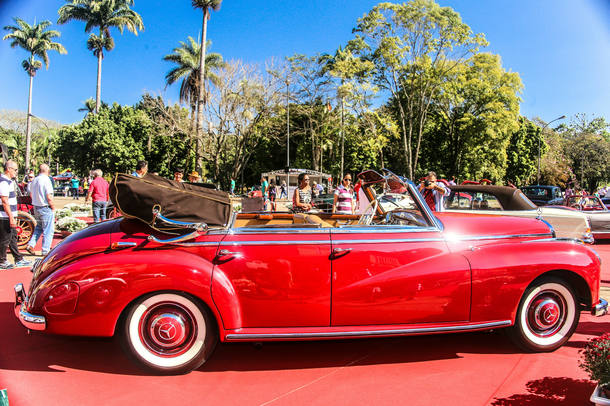 22º Encontro Nacional de Automóveis Antigos de Araxá