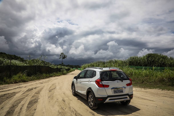 WR-V e Tracker fazem duelo de novidades - Jornal do Carro - Estadão