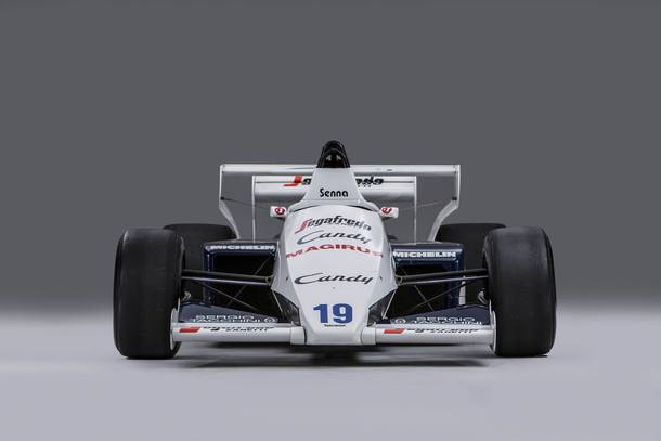 Dois Fórmula 1 de Ayrton Senna vão a leilão
