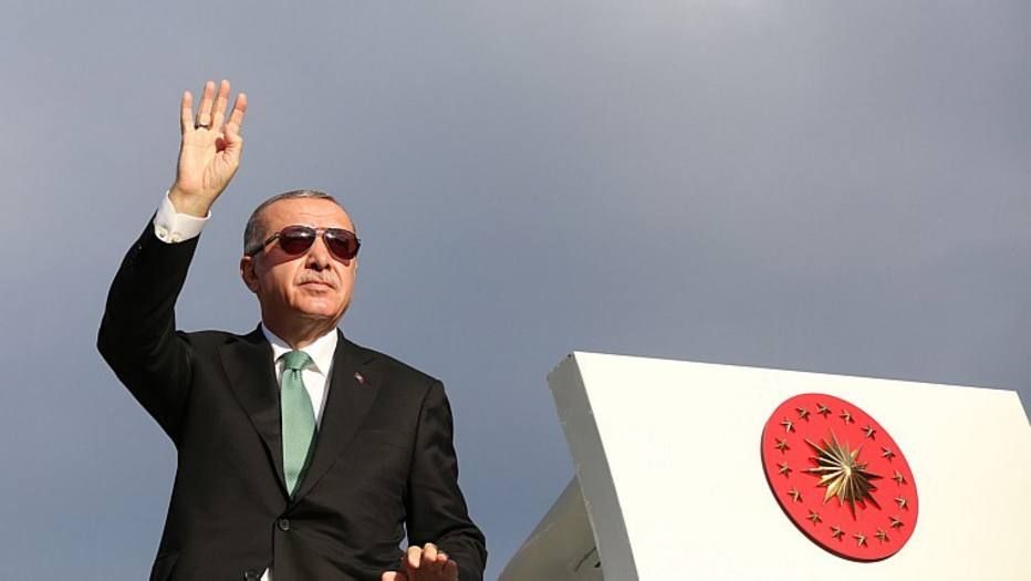 Erdogan adverte empresas para não retirar moeda estrangeira dos bancos turcos