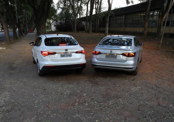Fiat Cronos 1.3 Drive x Volkswagen Virtus 1.6 MSI