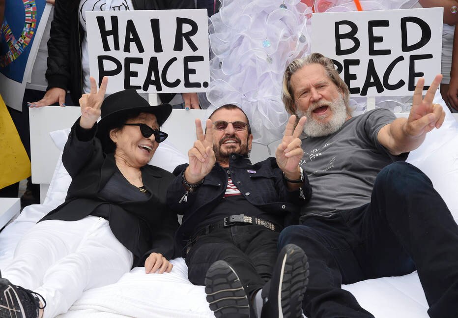 Yoko Ono recria 