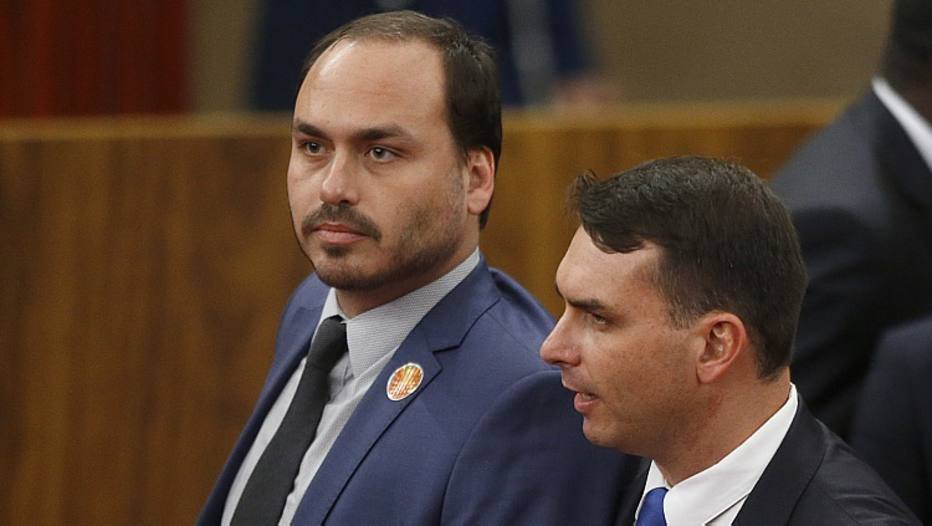 Carlos e Flávio Bolsonaro
