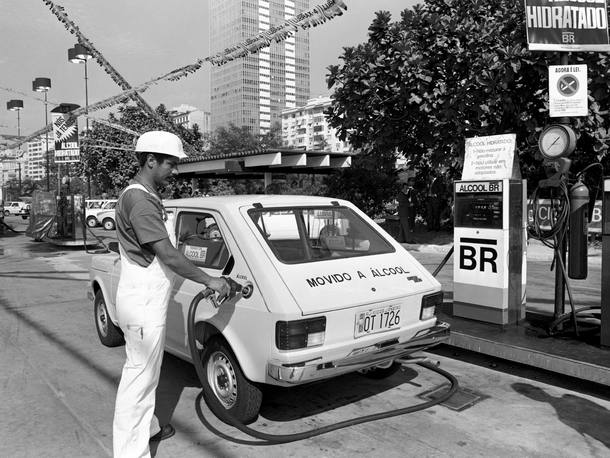 Fiat 147 a etanol - 40 anos do carro a etanol