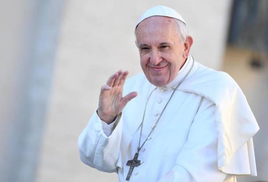 Papa Francisco rejeita "extremismo" em missa com minoria católica no Egito